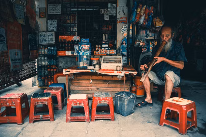 Xe ôm, quán cóc vỉa hè... sẽ vào diện thường xuyên rà soát, thu thập dữ liệu của Cục Thuế các địa phương. Ảnh minh họa: Việt hoàng.