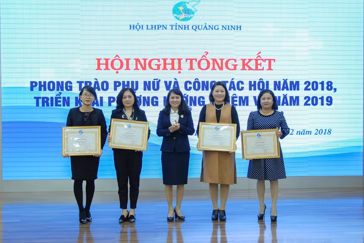 Hội LHPN 4 địa phương Móng Cái, Uông Bí, Hải Hà và Bình Liêu được nhân Bằng khen của Đoàn Chủ tịch Trung ương Hội LHPN Việt Nam.