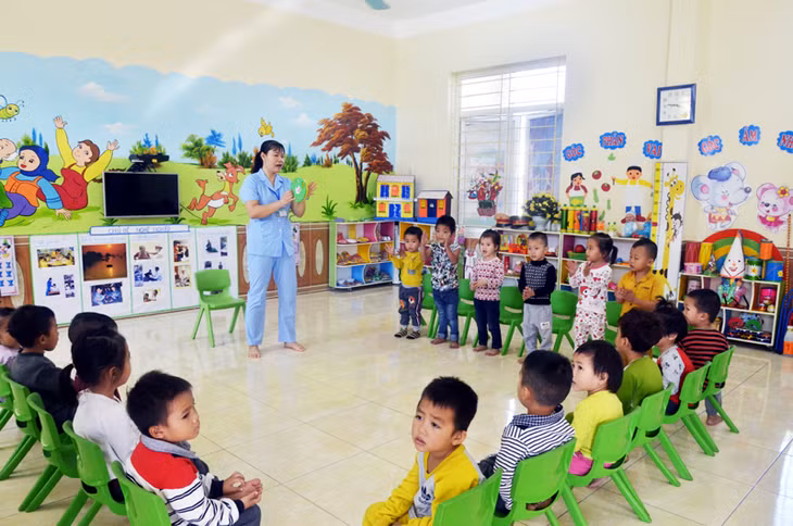 Trẻ em khu tái định cư làng chài được chăm sóc, học tập tại Trường Mầm non Hà Phong (TP Hạ Long).