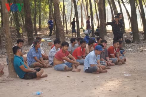 Các con bạc bị bắt giữ.