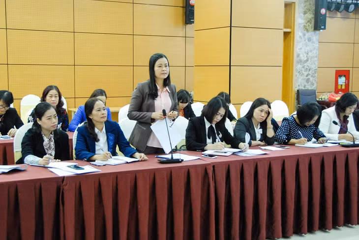 Lãnh đạo Hội LHPN các địa phương tham gia ý kiến về hoạt động của hội trong mô hình Cơ quan khối cấp huyện.