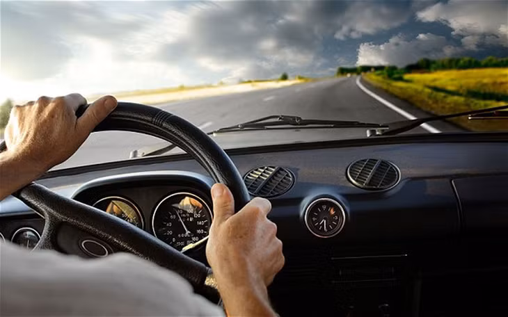 Hãy thật tập trung khi lái xe. (Ảnh: Báo Giao thông)