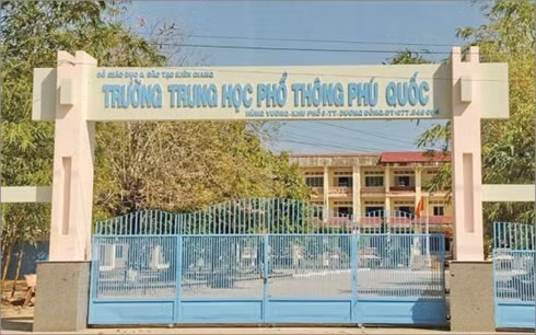 Trường THPT Phú Quốc, huyện Phú Quốc, tỉnh Kiên Giang - nơi có thông tin về vụ lộ đề thi môn Toán học kỳ I (ảnh: GD & TĐ)