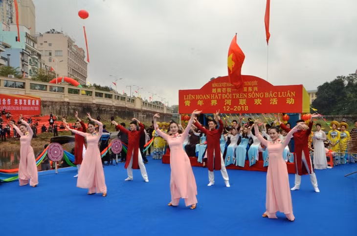 Tiết mục đặc sắc tại buổi giao lưu.