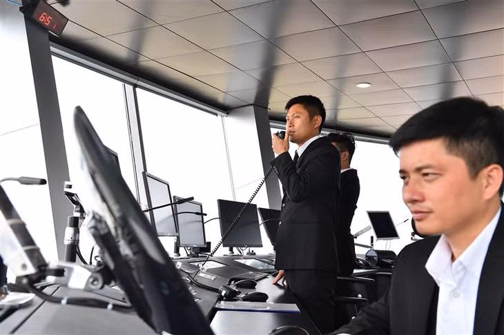 Đài kiểm soát không lưu.