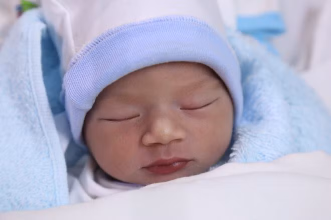 Tỷ lệ sinh con trai ở Việt Nam cao hơn con gái. Ảnh: Lê Phương.