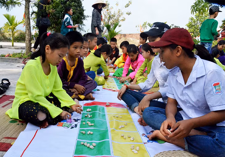 Trò chơi ô ăn quan.