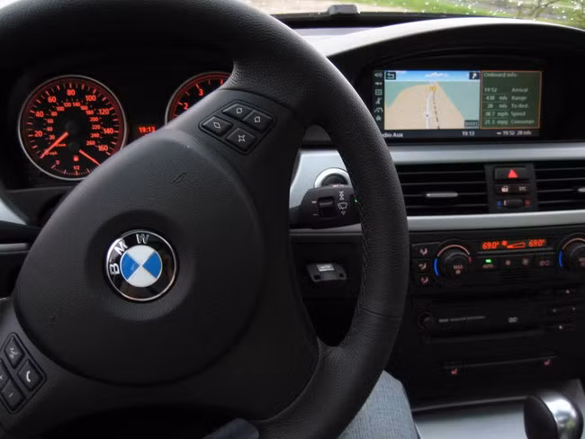Xe BMW tại Trung Quốc cũng bị dính vào vụ điều tra hệ thống thông tin giải trí.