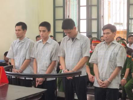Các bị cáo tại phiên tòa