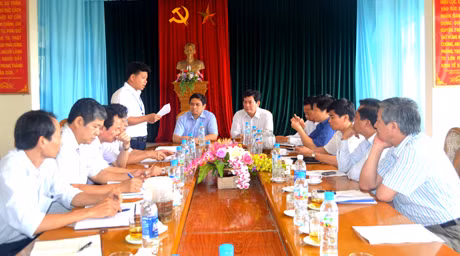 Đoàn làm việc tại xã Điền Công (TP Uông Bí)