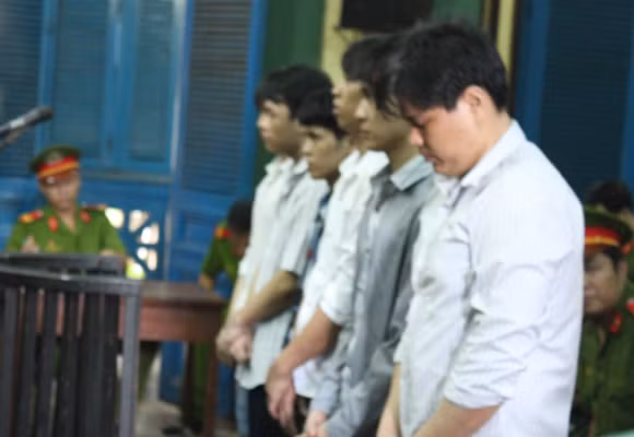 Các bị cáo trước tòa