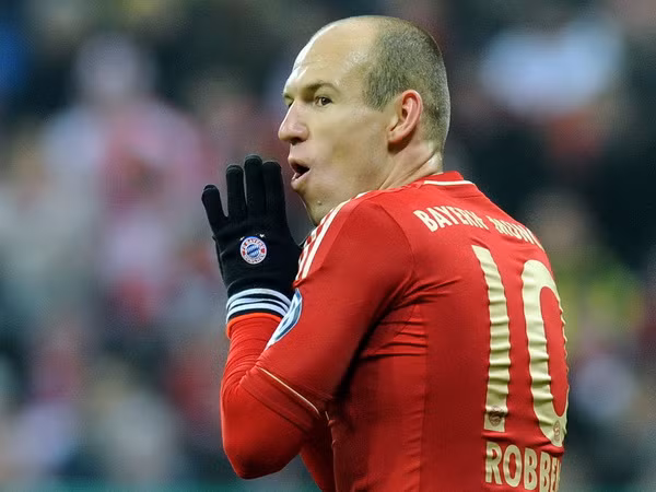 Pep không thích Robben