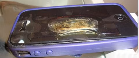 Một chiếc iPhone bị cháy.