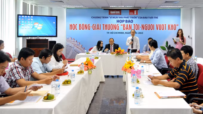 Buổi họp báo giới thiệu học bổng - giải thưởng "Bạn tôi - Người vượt khó".