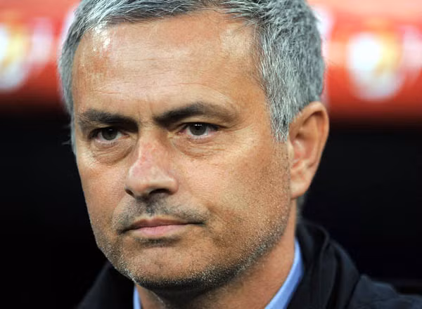 Mourinho tạo ra quá nhiều vấn đề ở Real