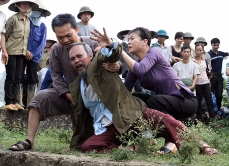 Cảnh trong phim “Làng ma 10 năm sau”.