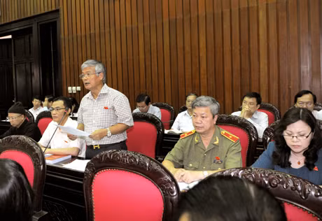 Đại biểu Trần Xuân Hoà tham gia phát biểu tại hội trường về dự án Luật Sửa đổi, bổ sung một số điều của Luật Thuế TNDN.