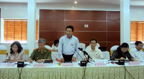 Đại biểu Phạm Bình Minh, Ủy viên T.Ư Đảng, Bộ trưởng Bộ Ngoại giao, tham gia ý kiến về Dự thảo sửa đổi Hiến pháp năm 1992.