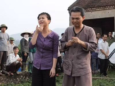 Cảnh phim “Làng Ma-10 năm sau”.