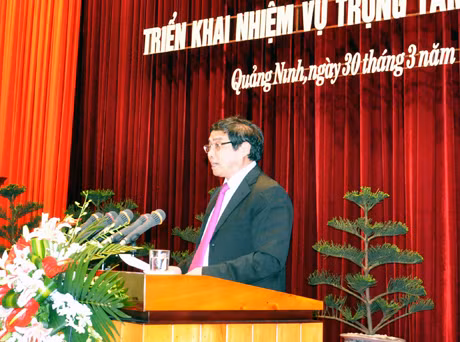 Đồng chí Phạm Minh Chính, Ủy viên T.Ư Đảng, Bí thư Tỉnh uỷ phát biểu tại Hội nghị cán bộ báo chí toàn quốc triển khai nhiệm vụ trọng tâm năm 2012.