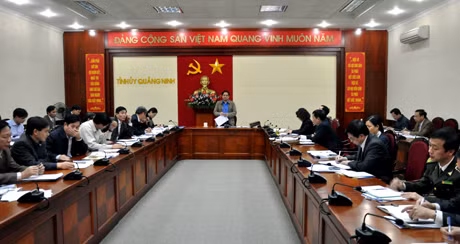 Đồng chí Phạm Minh Chính, Uỷ viên T.Ư Đảng, Bí thư Tỉnh uỷ chủ trì hội nghị.