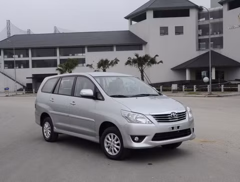  Innova 2012 mang trọng trách lớn khi thị trường đang gặp khó
