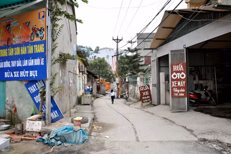 Hiện trạng con đường tiểu mạch khu 2, 3 phường Bãi Cháy.