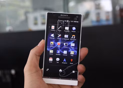 Xperia S là smartphone cao cấp đầu tiên của Sony được bán ra ở Việt Nam. Ảnh: Huy Đức.