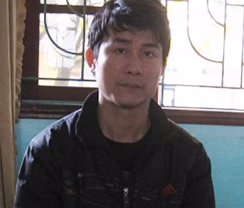 Trần Huy Đông tại cơ quan điều tra. Ảnh: Văn Hùng