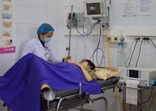 Chăm sóc sản phụ tại Khoa Phụ Sản, Bệnh viện Đa khoa tỉnh.