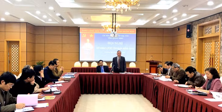 Các đại biểu thảo luận