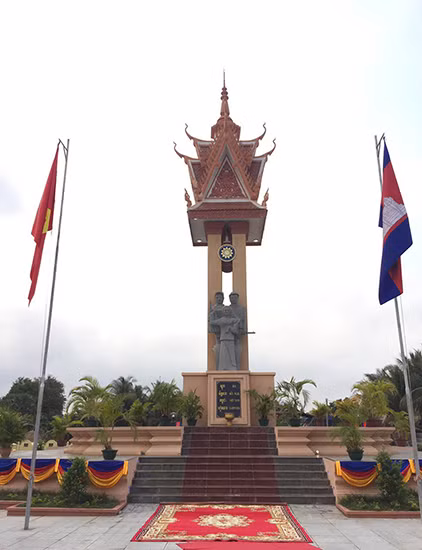 Đài Hữu nghị Việt Nam – Campuchia tỉnh Kratie là tượng đài thứ 14 trong tổng số 17 tượng đài được triển khai trùng tu, tôn tạo và xây mới tại Campuchia.