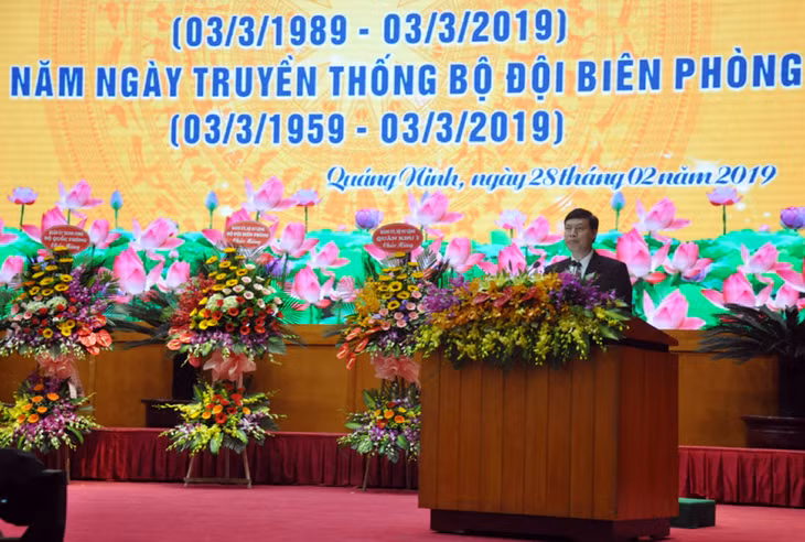 Đồng chí Nguyễn Đức Long, Phó Bí thư Tỉnh ủy, Chủ tịch UBND tỉnh đọc diễn văn kỷ niệm tại buổi lễ