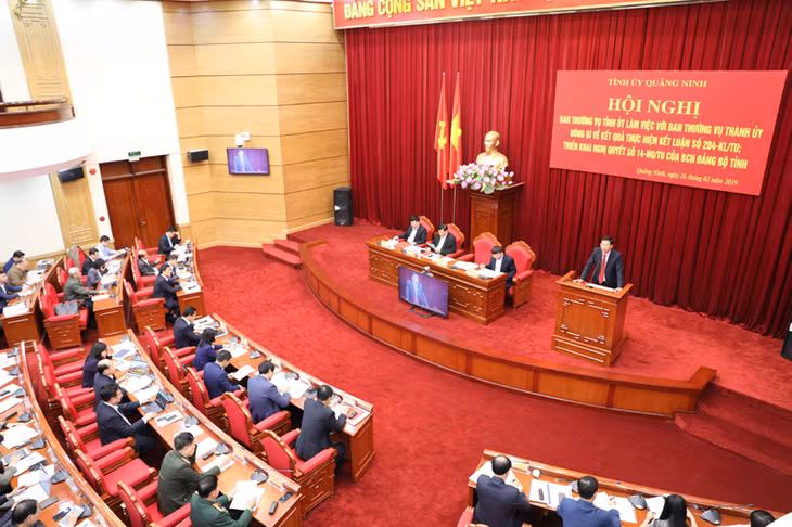 Bí thư Tỉnh ủy Nguyễn Văn Đọc phát biểu kết luận hội nghị.