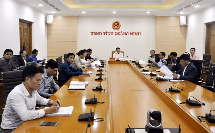 Đồng chí Nguyễn Văn Thắng, Phó Chủ tịch UBND tỉnh phát biểu tại cuộc họp.