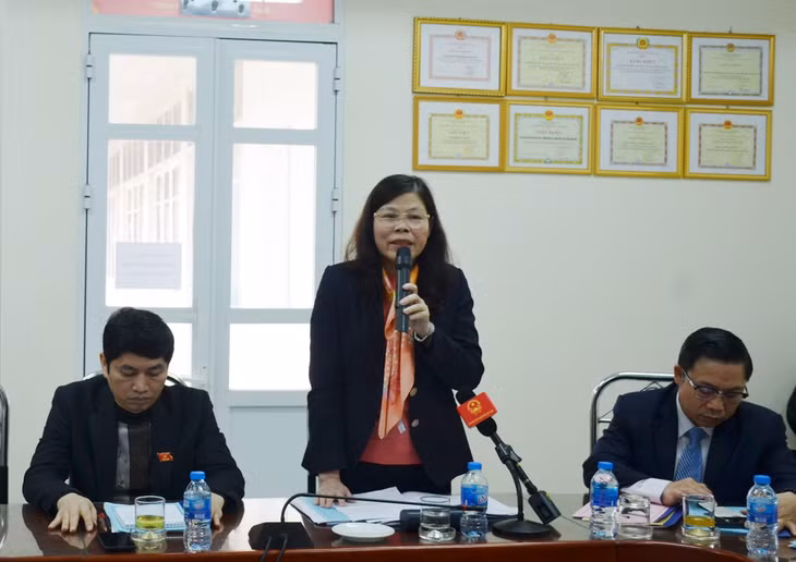 Thành viên đoàn giám sát
