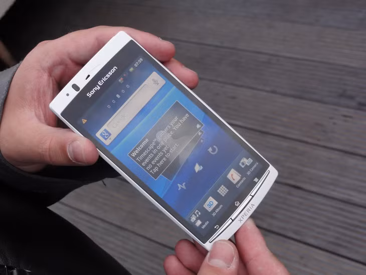 Sony đã đạt thành công nhất định trong thời kỳ đầu chuyển qua Android với Xperia X10 và Xperia Arc. Ảnh: Android Central.