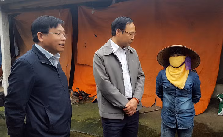Đồng chí Đặng Huy hậu, gặp gỡ, tuyên truyền cách nhận biết, phòng chống dịch tả lợn Châu Phi cho chị Đặng Thị Nụ
