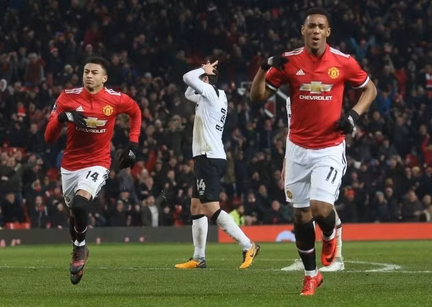  Lingard và Martial sẽ trở lại trước thời gian dự kiến.