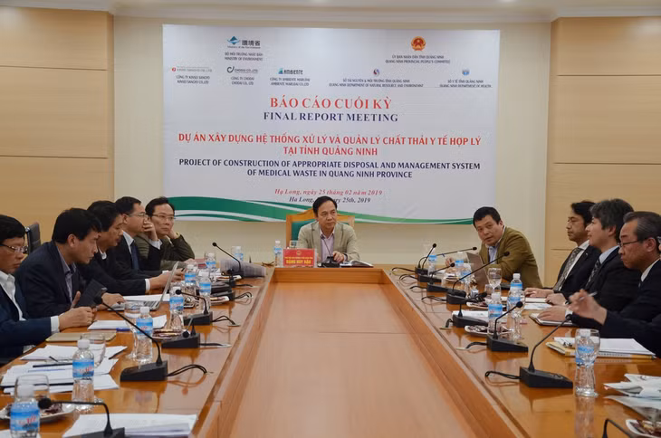 Đồng chí Đặng Huy Hậu phát biểu tại cuộc họp