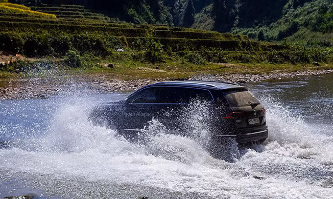 Volkswagen Tiguan Allspace có 4 chế độ lái gồm đường trường, đường tuyết, đường địa hình và địa hình nâng cao. Ảnh: Lương Dũng.