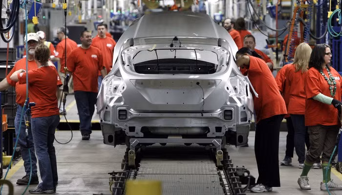 Bên trong một nhà máy của hãng xe Ford.
