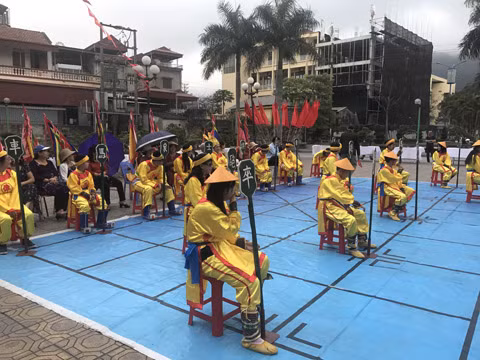 Để giải đấu diễn ra theo đúng nghi lễ truyền thống các bộ trang phục cho 