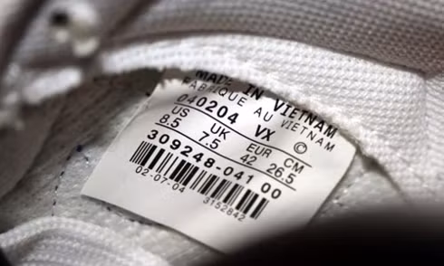 Người tiêu dùng không có căn cứ để phân biệt thế nào là hàng “Made in Viet Nam”. (Ảnh minh họa: KT)