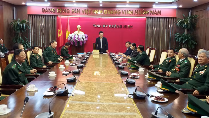 Đồng chí Ngô Hoàng Ngân, Phó Bí thư Tỉnh ủy phát biểu tại buổi gặp mặt