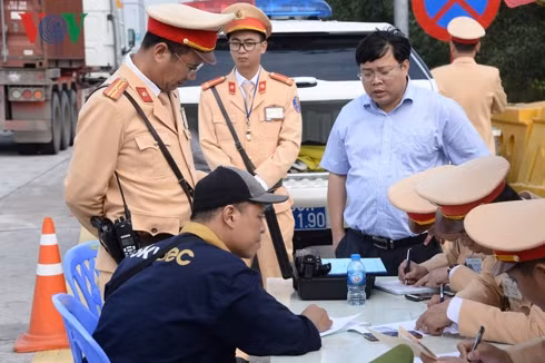 Tài xế bị đoàn kiểm tra phát hiện dương tính với ma túy.