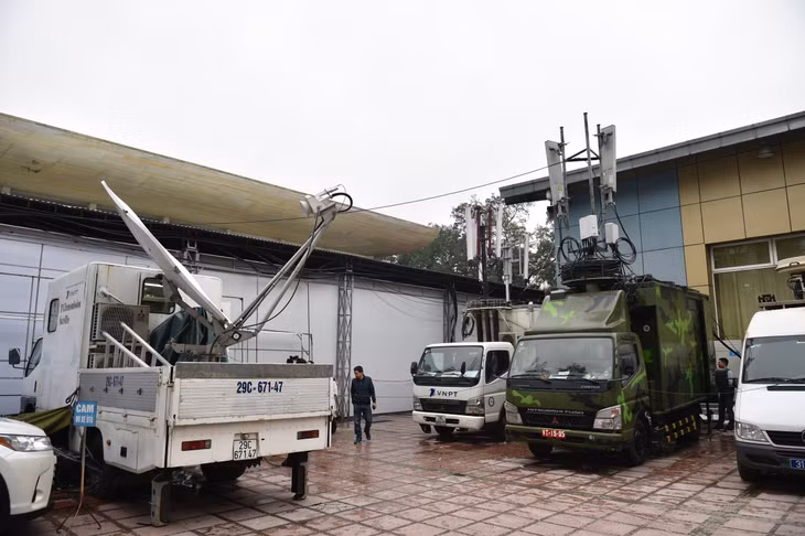 Hạ tầng viễn thông được lắp đặt phục vụ truyền tín hiệu trực tiếp từ các sự kiện. Ảnh VGP/Nhật Bắc