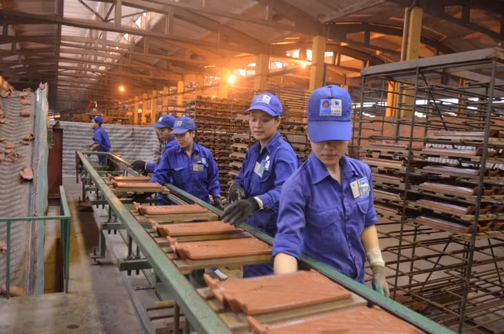 cộng đồng doanh nghiệp TP Hạ Long được đánh giá có năng lực quản trị tốt nhất (Ảnh: Sản xuất tại Công ty CP Viglacera Hạ Long)