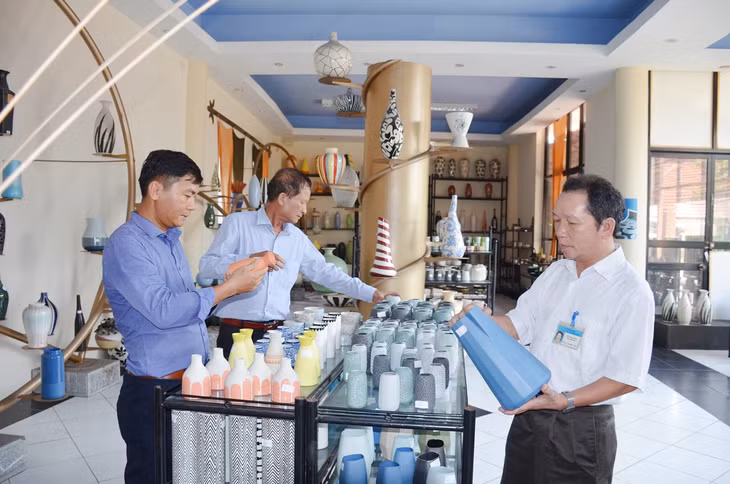 Gốm mỏng Quang Vinh đ