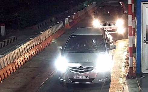 Hình ảnh xe gia đình nạn nhân khi qua Trạm thu phí BOT Sông Lũy